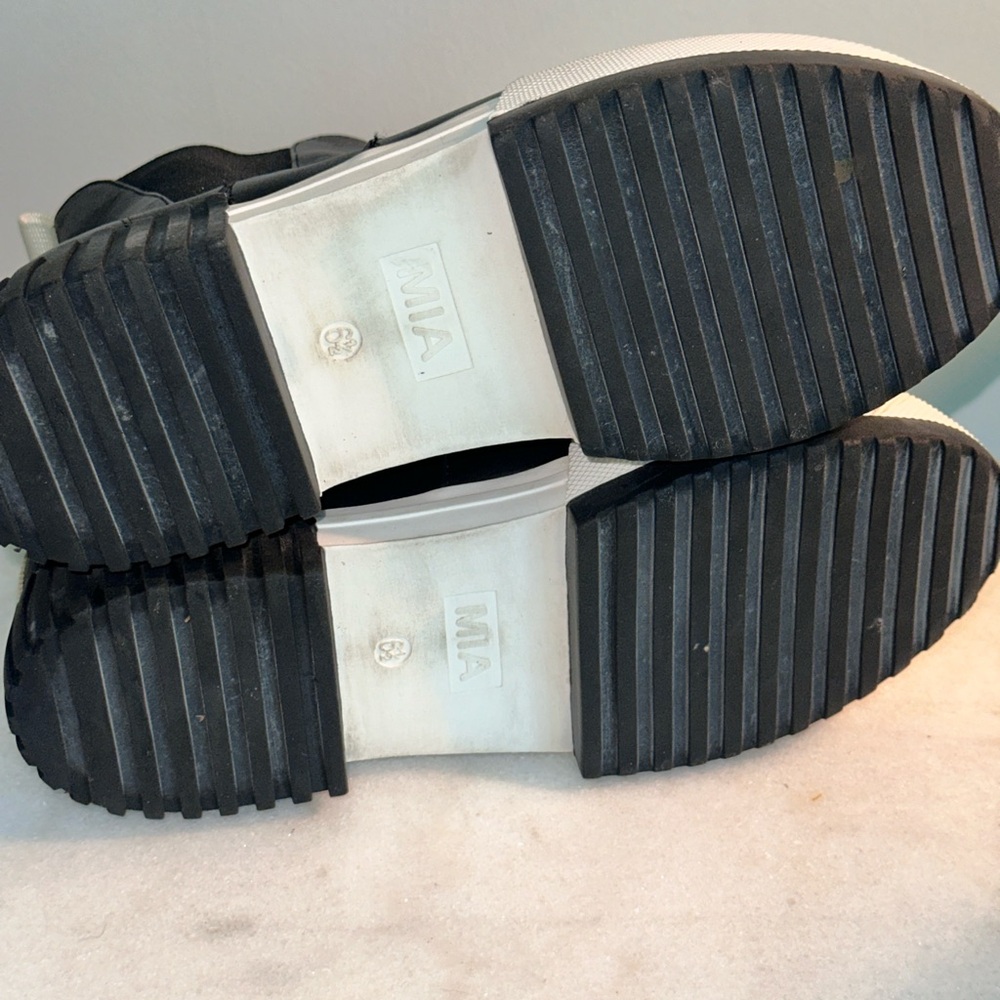 MIA Black and White Ankle Boots - Picture 5 of 5